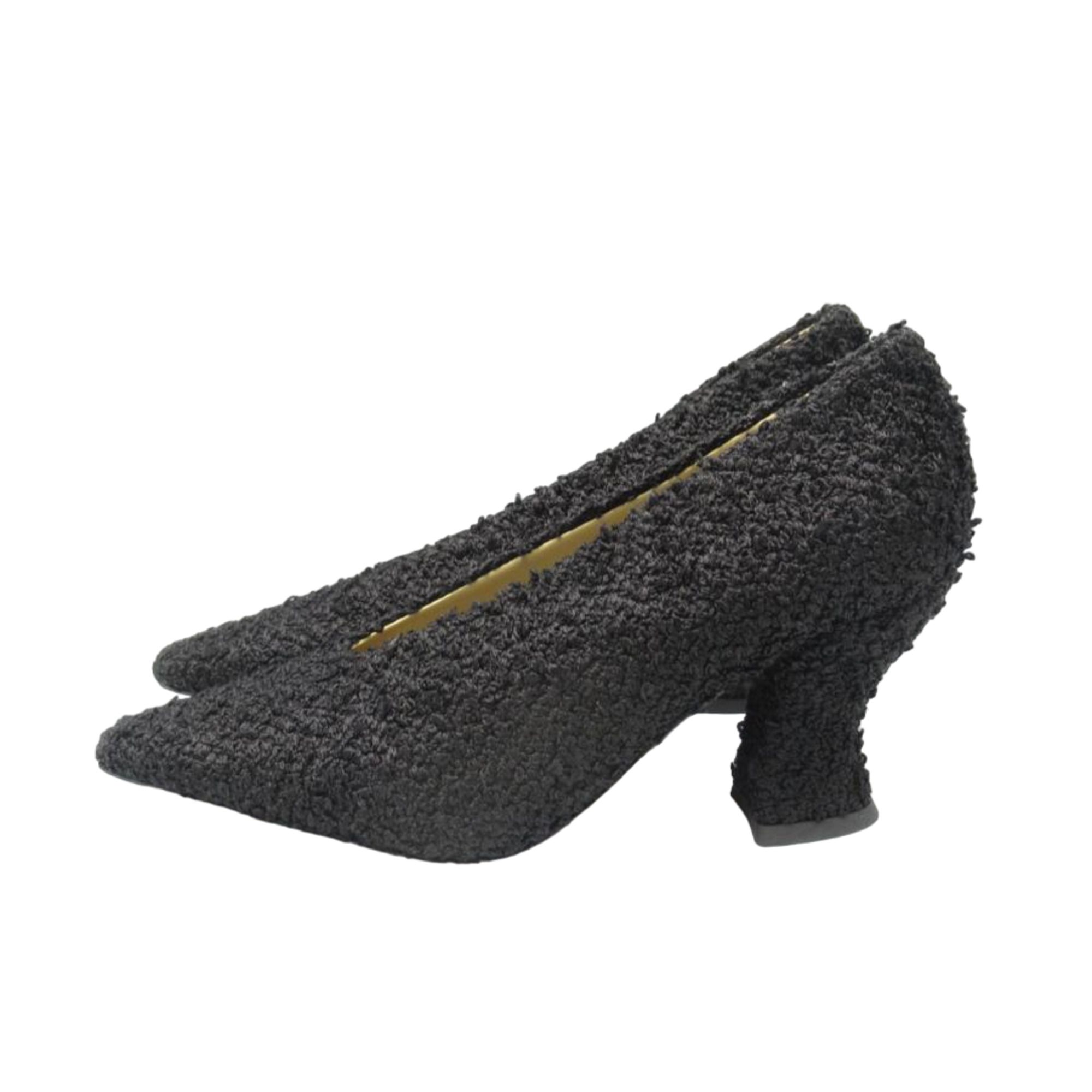 Pre-owned Bottega Veneta Almond Tweed Pumps In Black